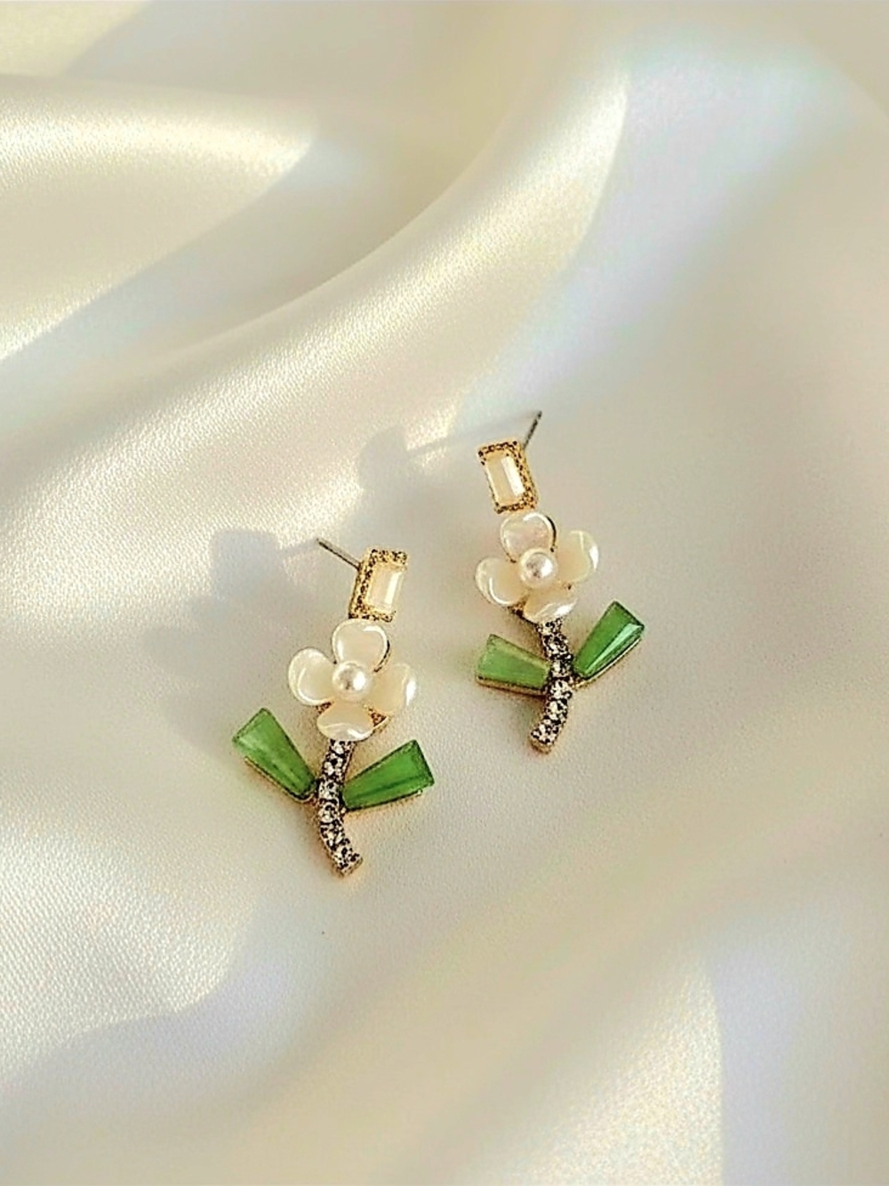 Pearl Flower Green Leaf Drop Earrings - 925 Silver